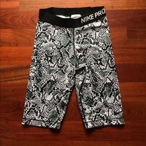 Nike biker shorts size small